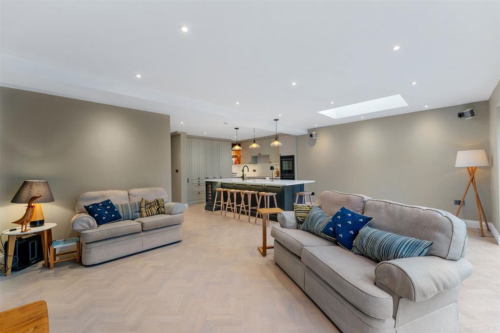 Property photo 3 of 38 Image 3