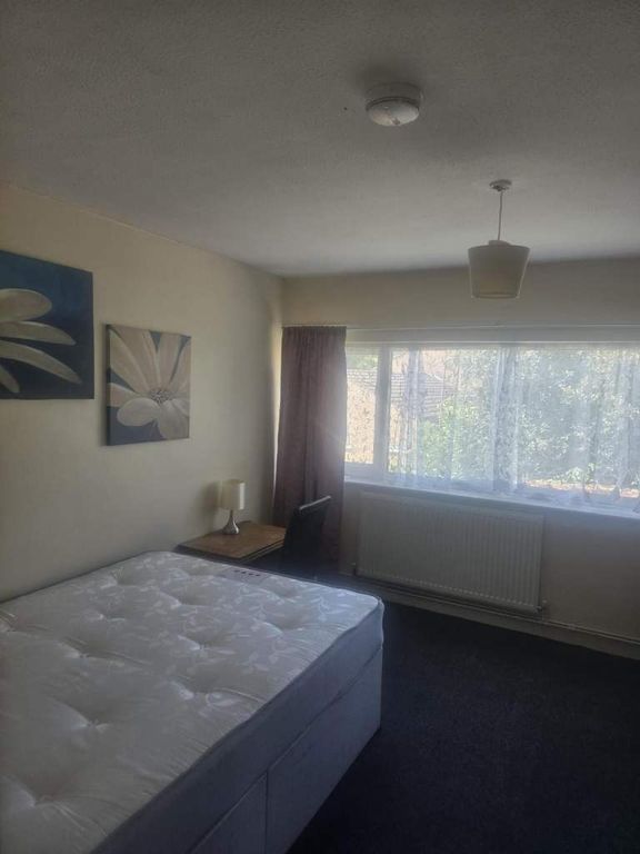 Property photo 2 of 3