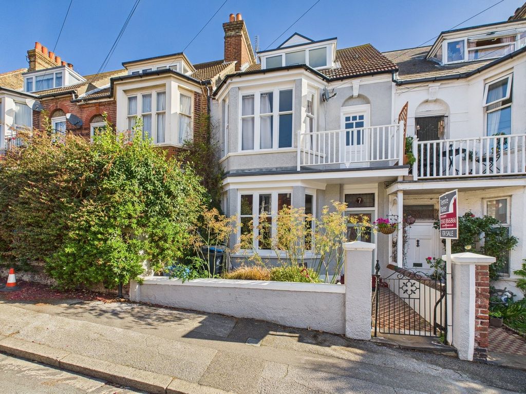 Property photo 1 of 32