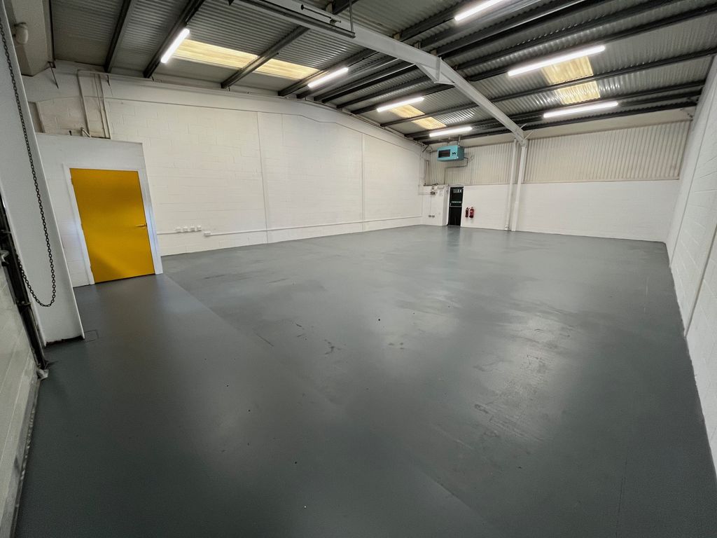 Property photo 3 of 16 A2 To Let