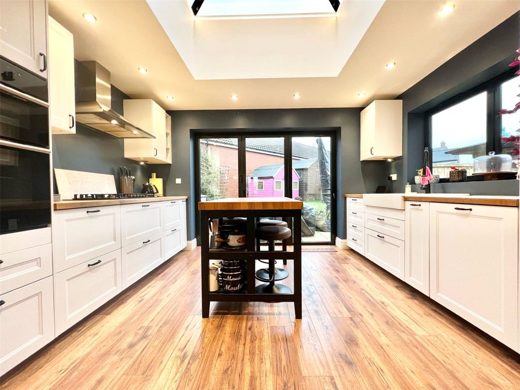 Property photo 3 of 33 Picture No. 26