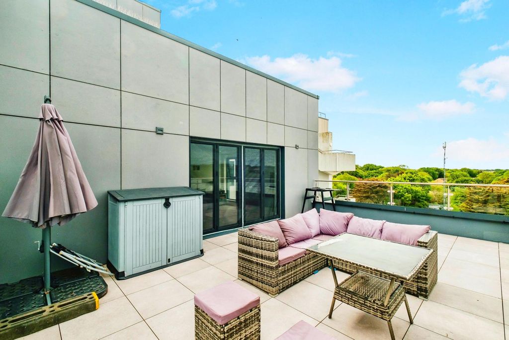Property photo 2 of 13 Pbox-Img.Jpg