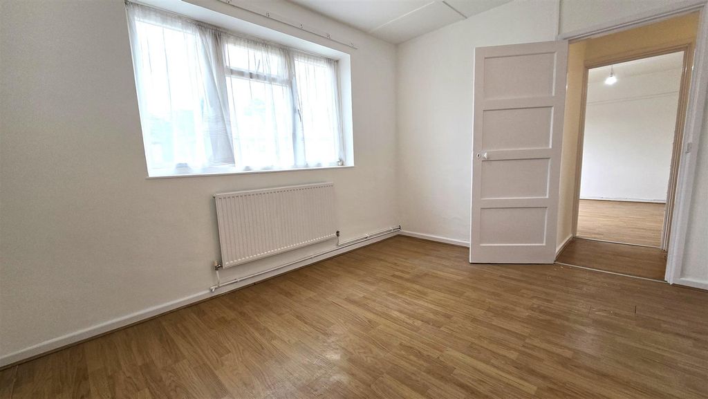 Property photo 3 of 10 2.Jpg