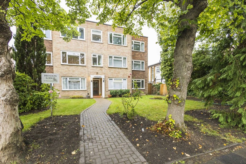 Property photo 1 of 6 12 Hendon Lodge-207