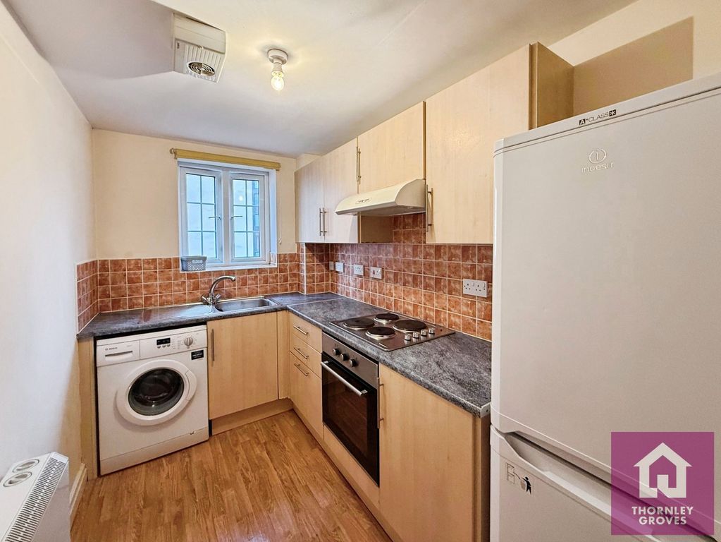 Property photo 3 of 8 Picture No. 11