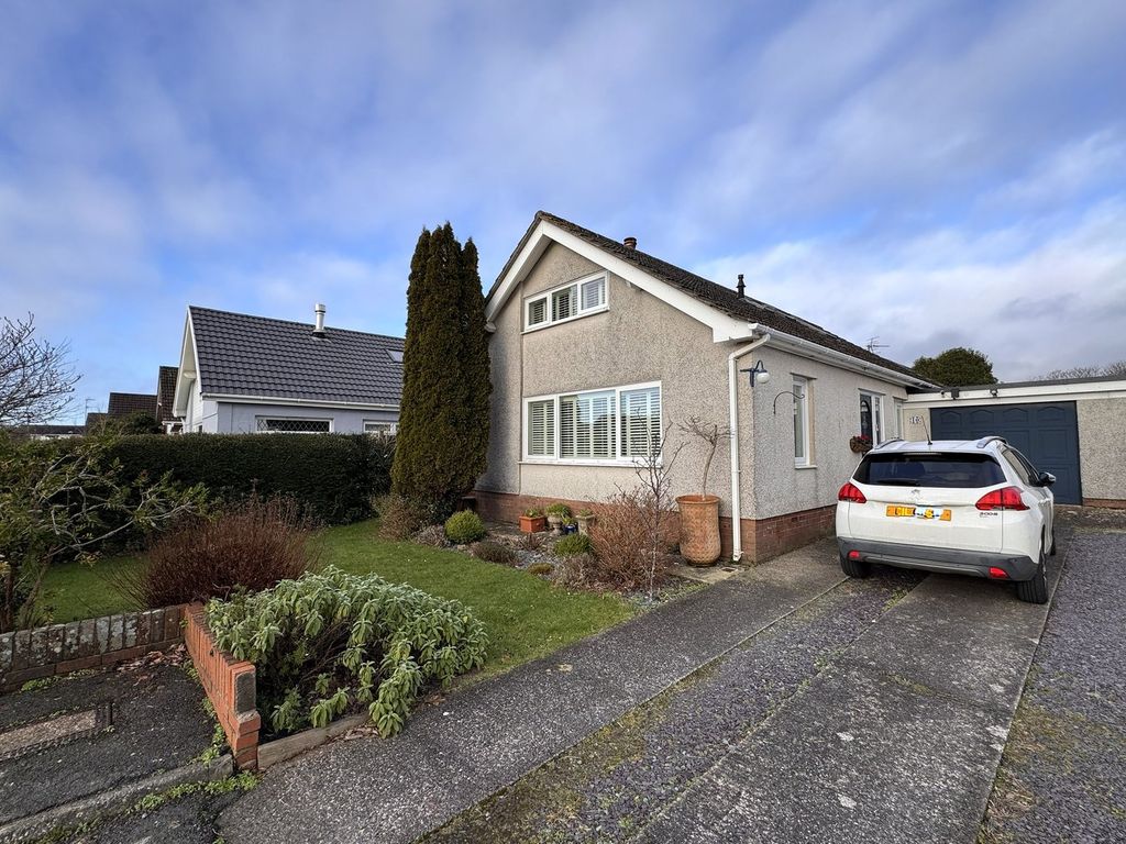 Property photo 1 of 43