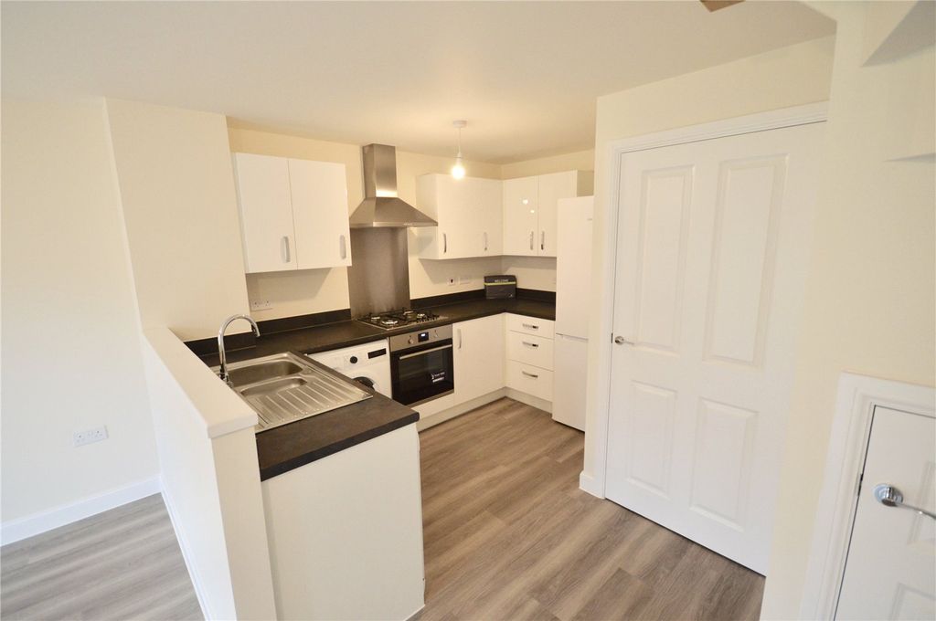 Property photo 2 of 16 Kitchen