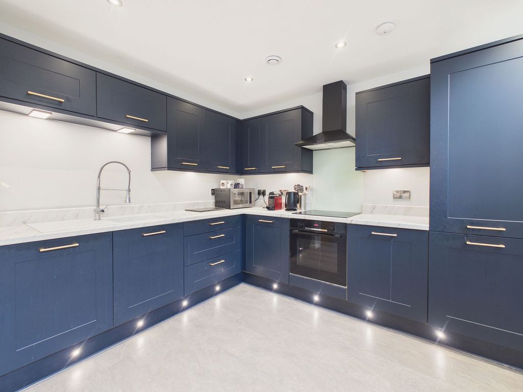 Property photo 1 of 11 Kitchen