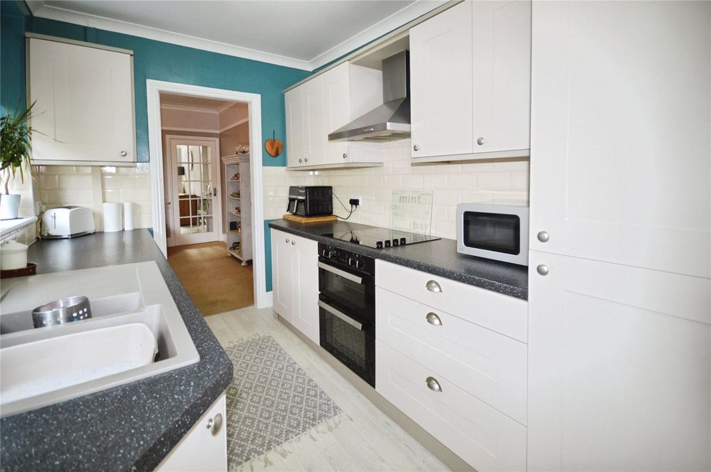 Property photo 2 of 23 Kitchen