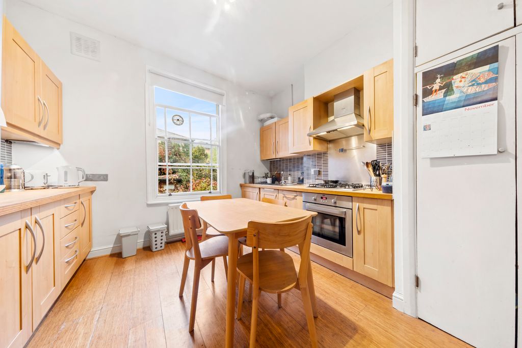 Property photo 2 of 8 Kitchen