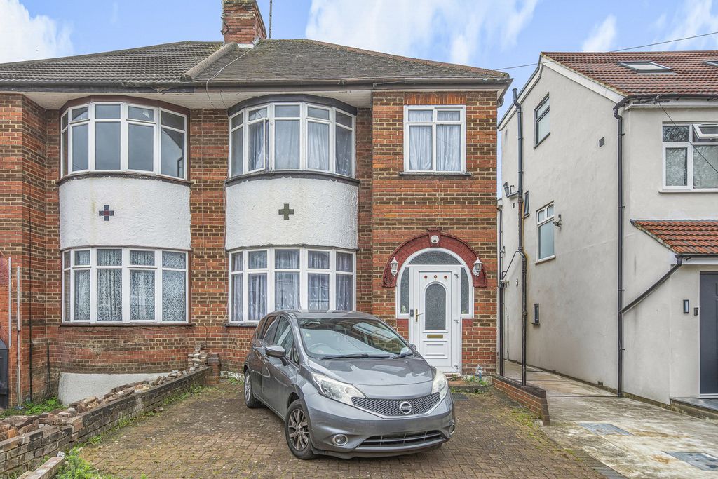 Property photo 2 of 23