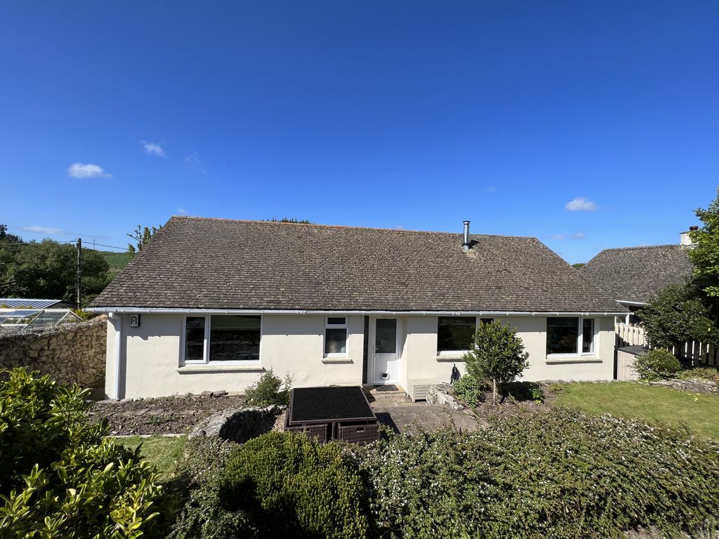 Property photo 1 of 15 3 Bedroom Bungalow For Sale