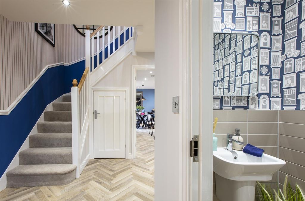 Property photo 3 of 7 Www.Andrewhendry.Com10.Jpg