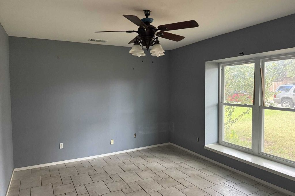 Property photo 3 of 13 <Alttext/>