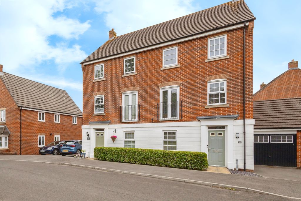 Property photo 1 of 23 Front View