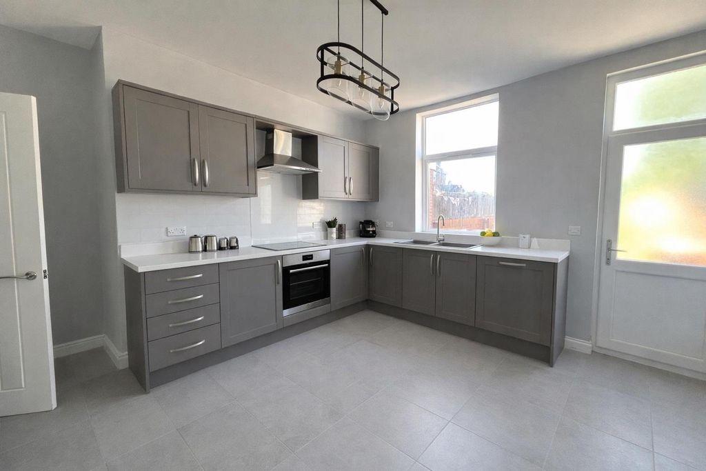 Property photo 2 of 5 Kitchen Diner