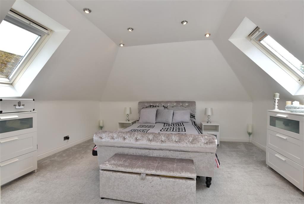 Property photo 1 of 15 Bedroom 1