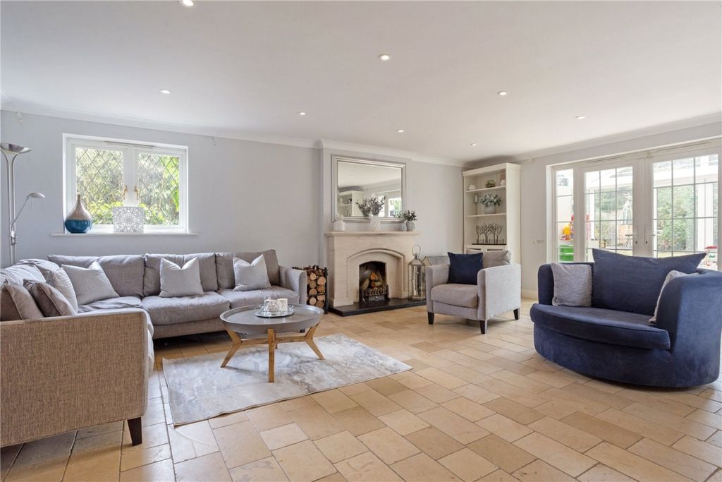 Property photo 2 of 14