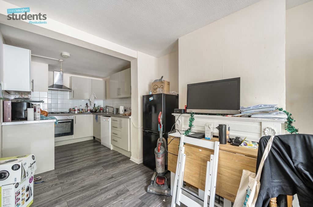 Property photo 3 of 10 Ba9B43E8-0926-404...