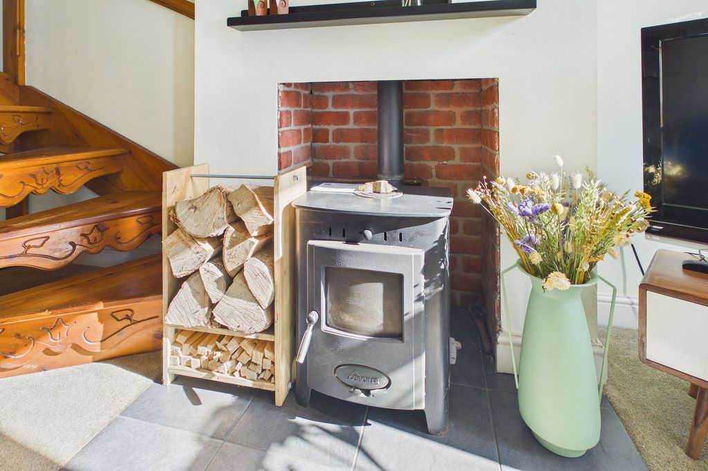 Property photo 3 of 19