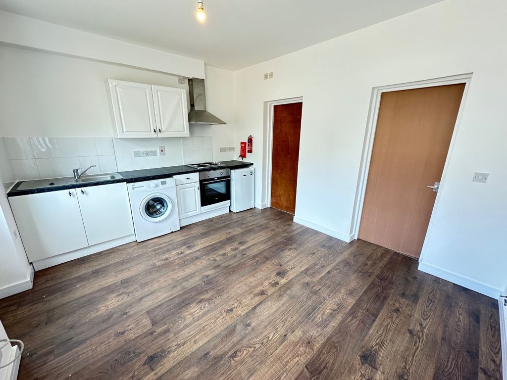 Property photo 3 of 6 4168463
