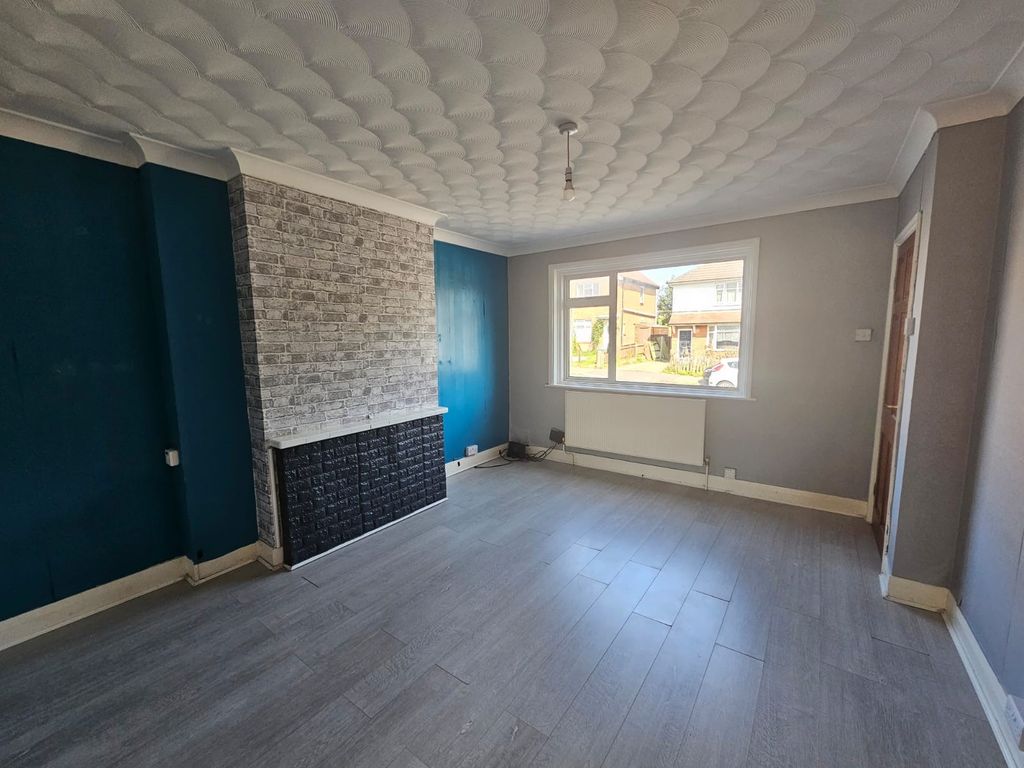 Property photo 1 of 9 Image