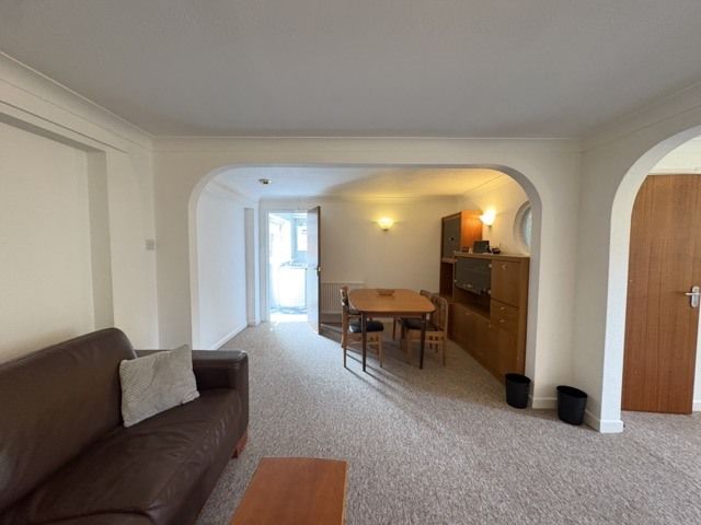 Property photo 3 of 21 Gallery