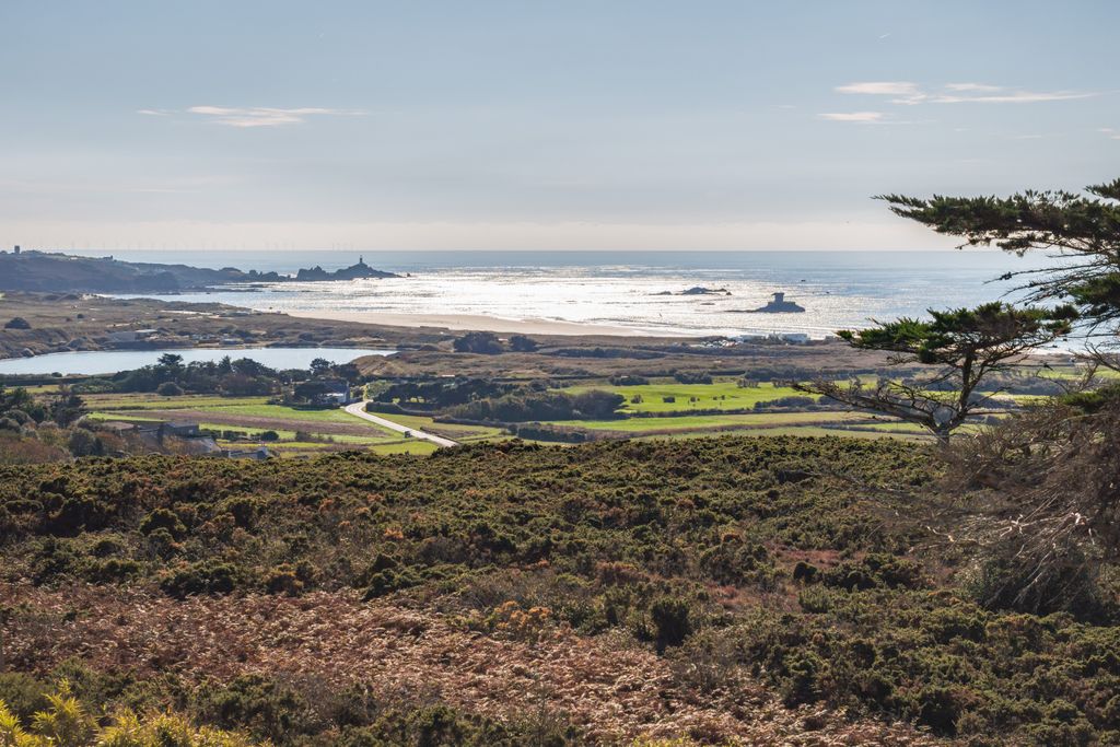 Property photo 2 of 20