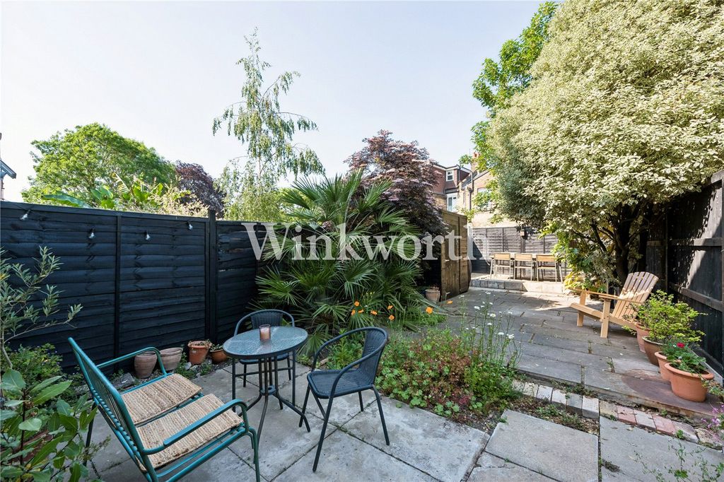 Property photo 1 of 16 Picture No. 12