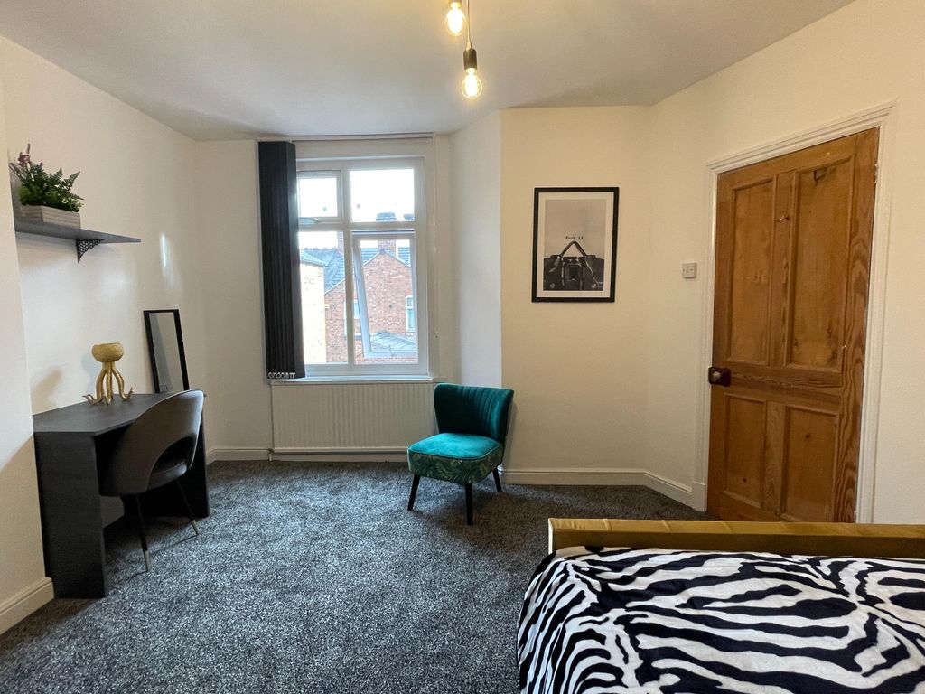 Property photo 2 of 17 Property