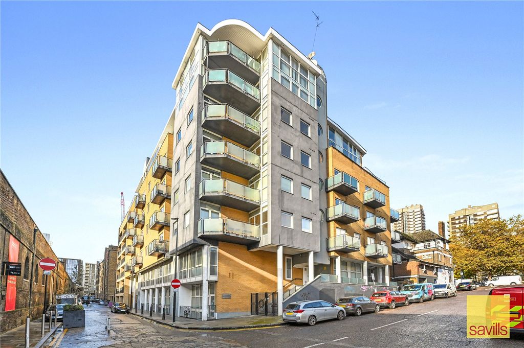 Property photo 3 of 9 External