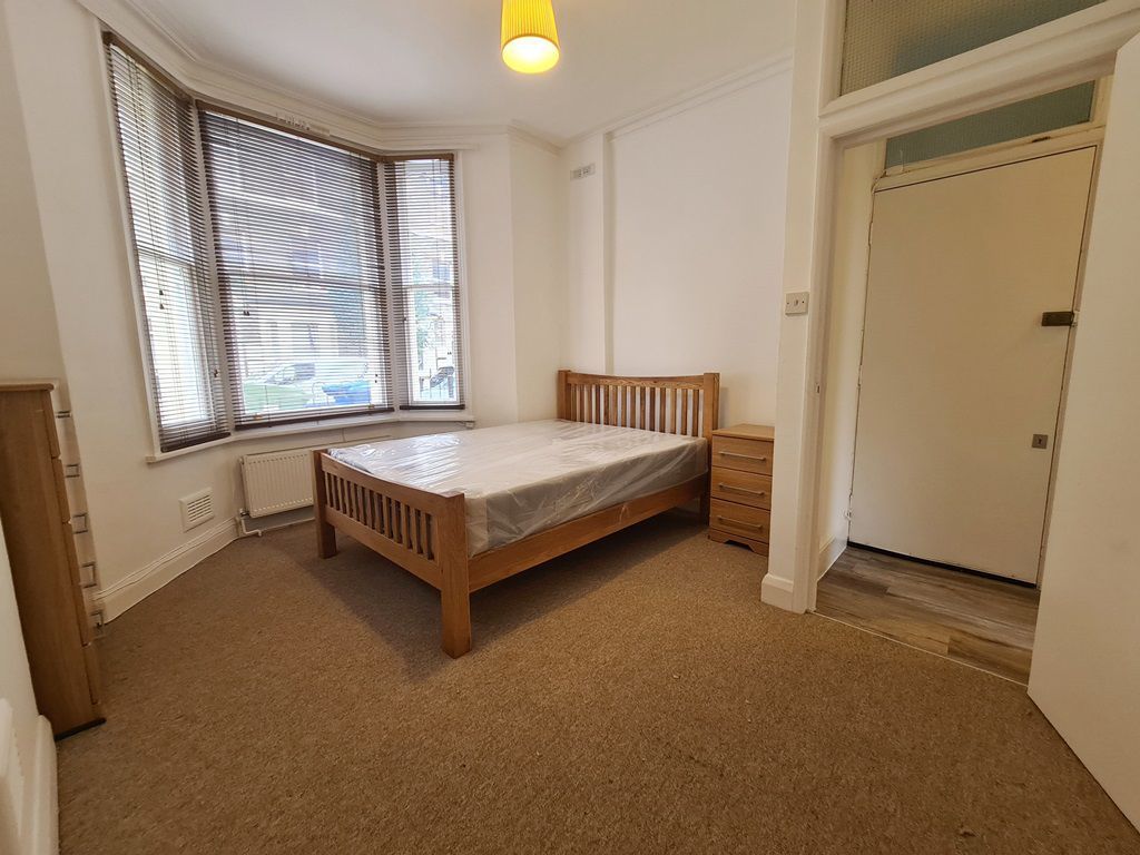 Property photo 2 of 17 Photo 4
