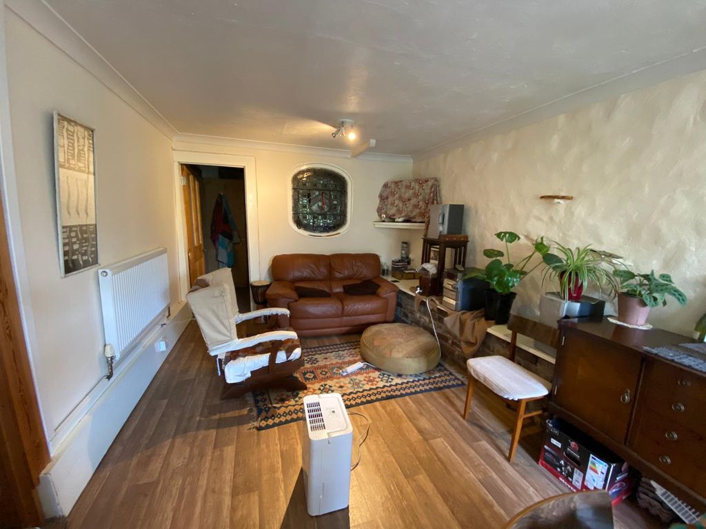 Property photo 2 of 9 Image