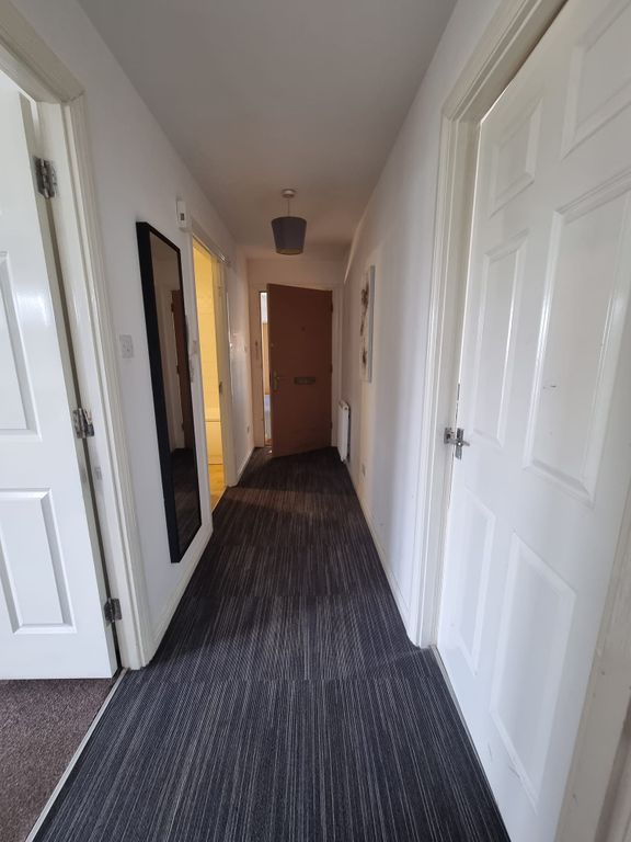 Property photo 3 of 11 Hallway