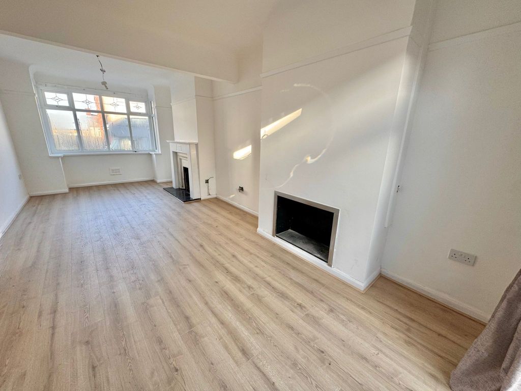 Property photo 3 of 9 Living Room