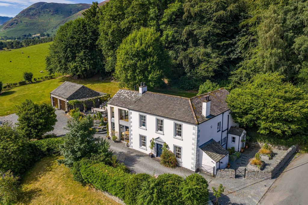 Property photo 1 of 63