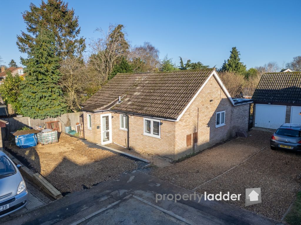Property photo 1 of 22 14 Hawthorne Close - Pl-1
