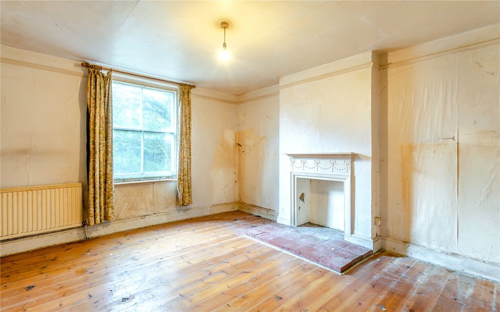 Property photo 3 of 16 Reception