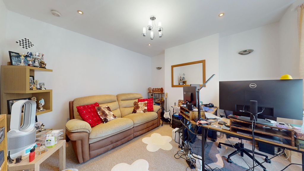 Property photo 2 of 26