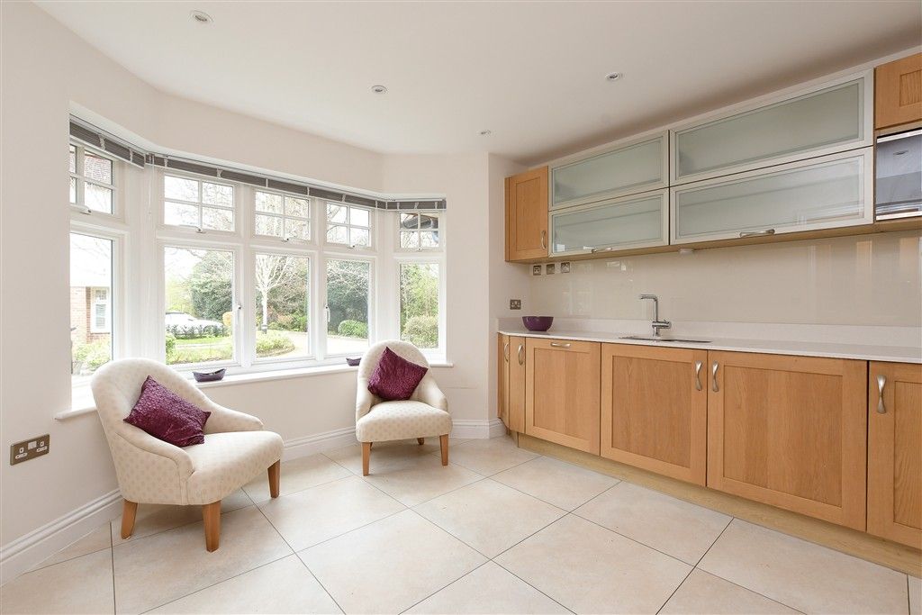 Property photo 3 of 20 Kitchen/Breakfast Room