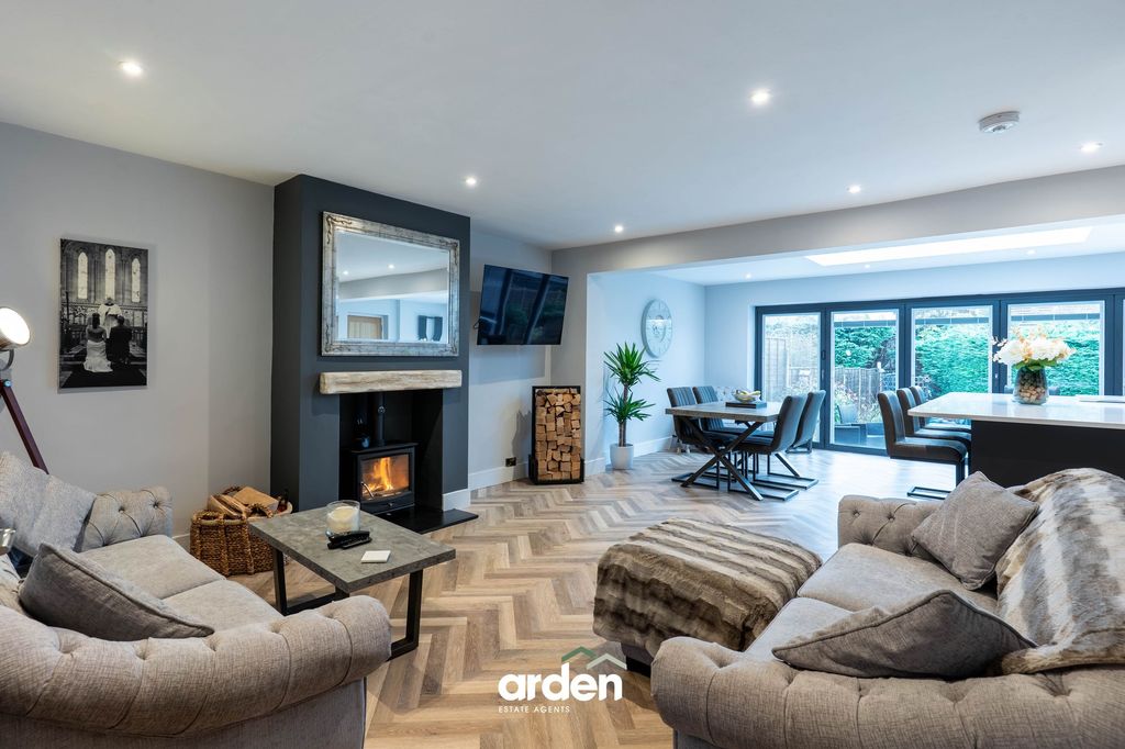 Property photo 2 of 14