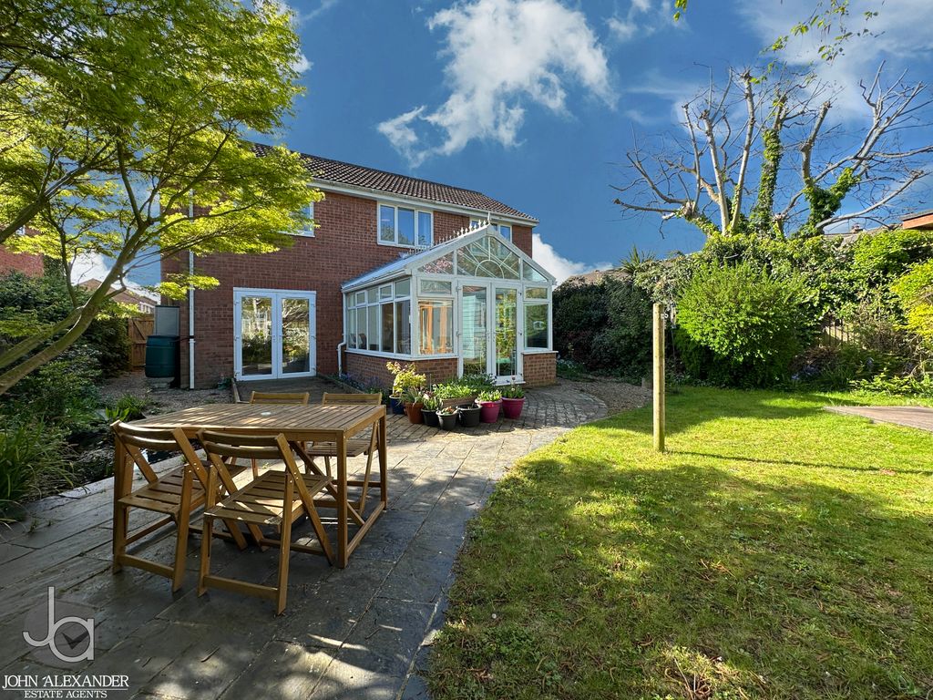 Property photo 2 of 32 20260420_090817546_0.5