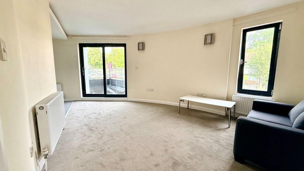 Property photo 2 of 9