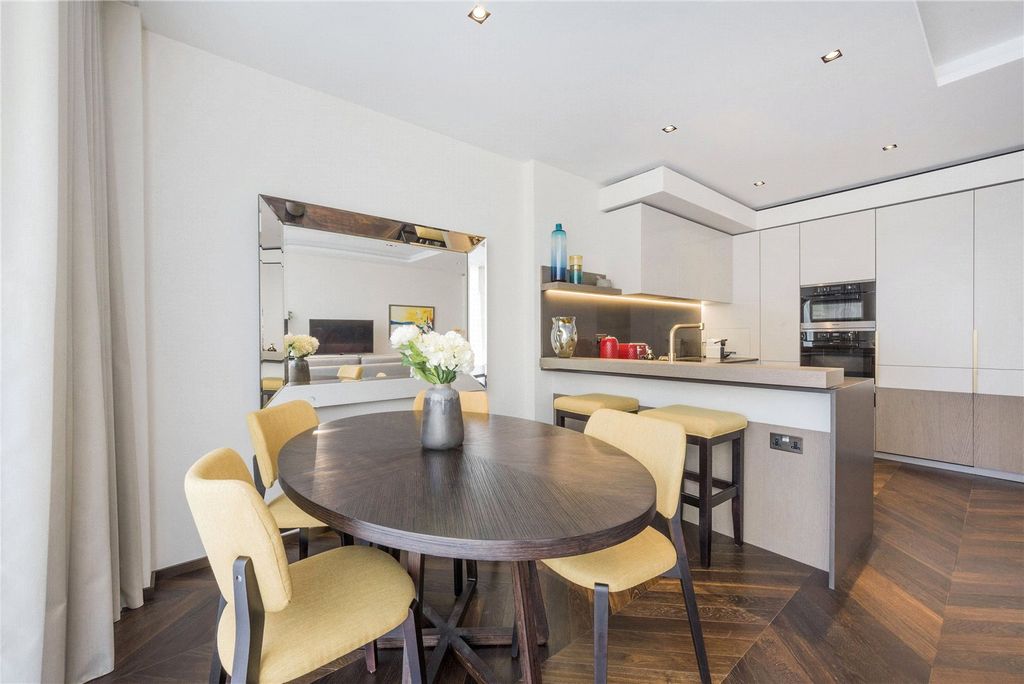 Property photo 3 of 25