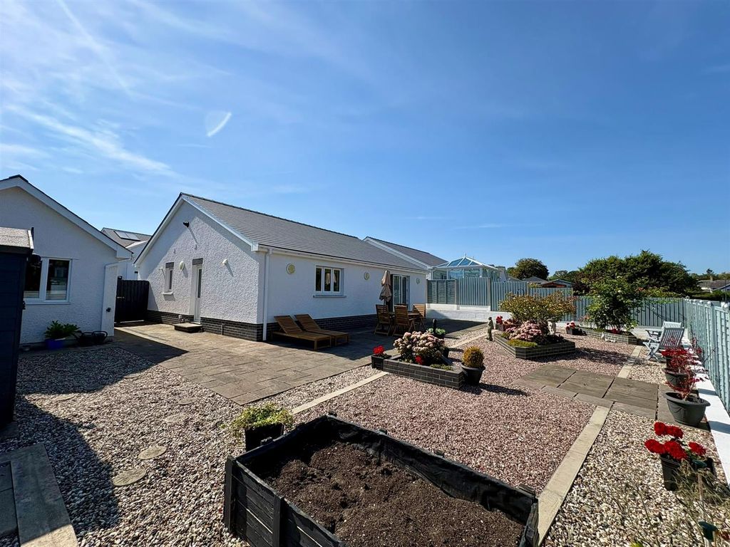 Property photo 2 of 27 B709B05d-1cc0-46Ab-814d-86Fa71d3d152.Jpg