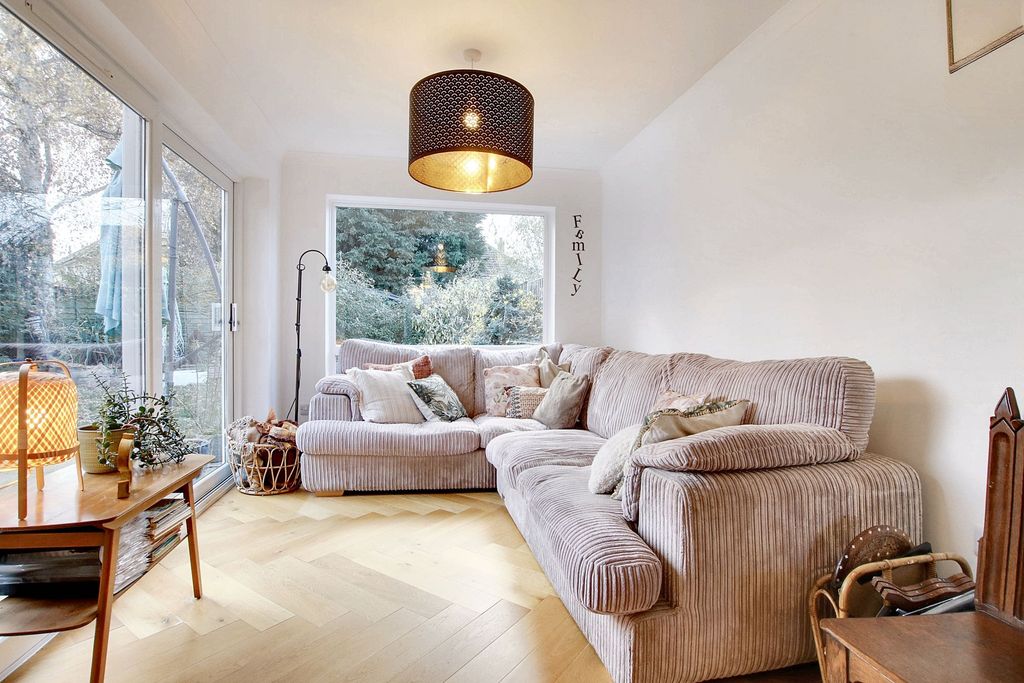 Property photo 3 of 31