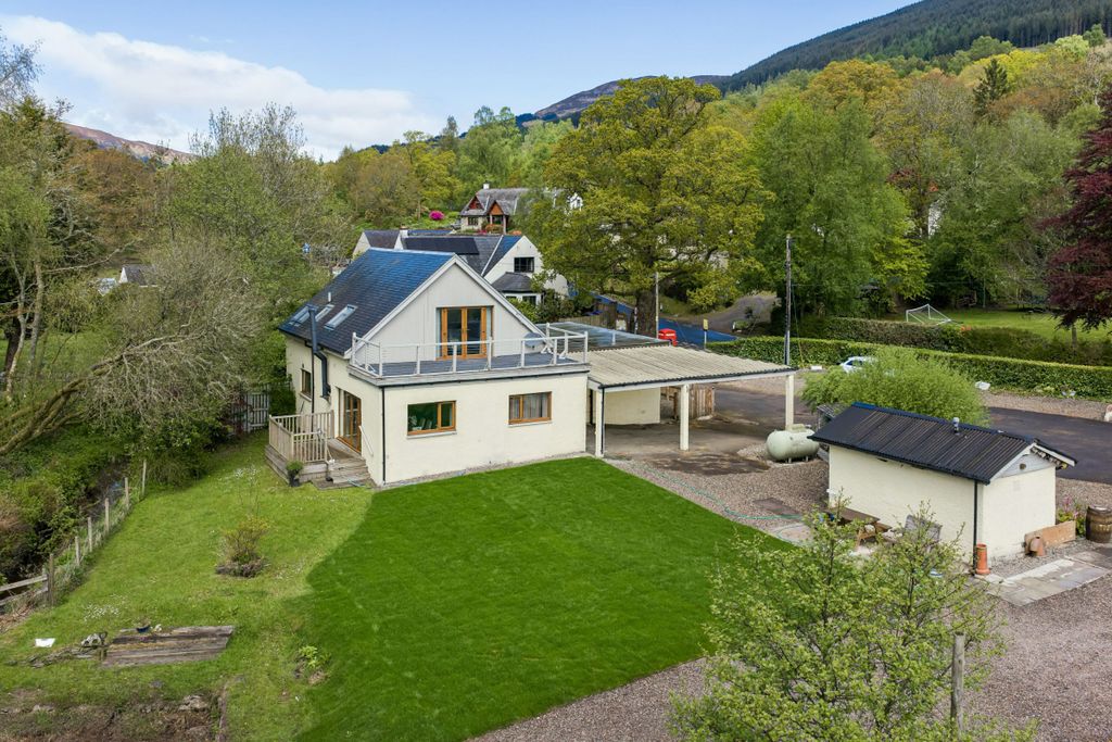 Property photo 2 of 41