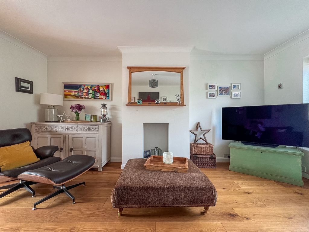 Property photo 3 of 24