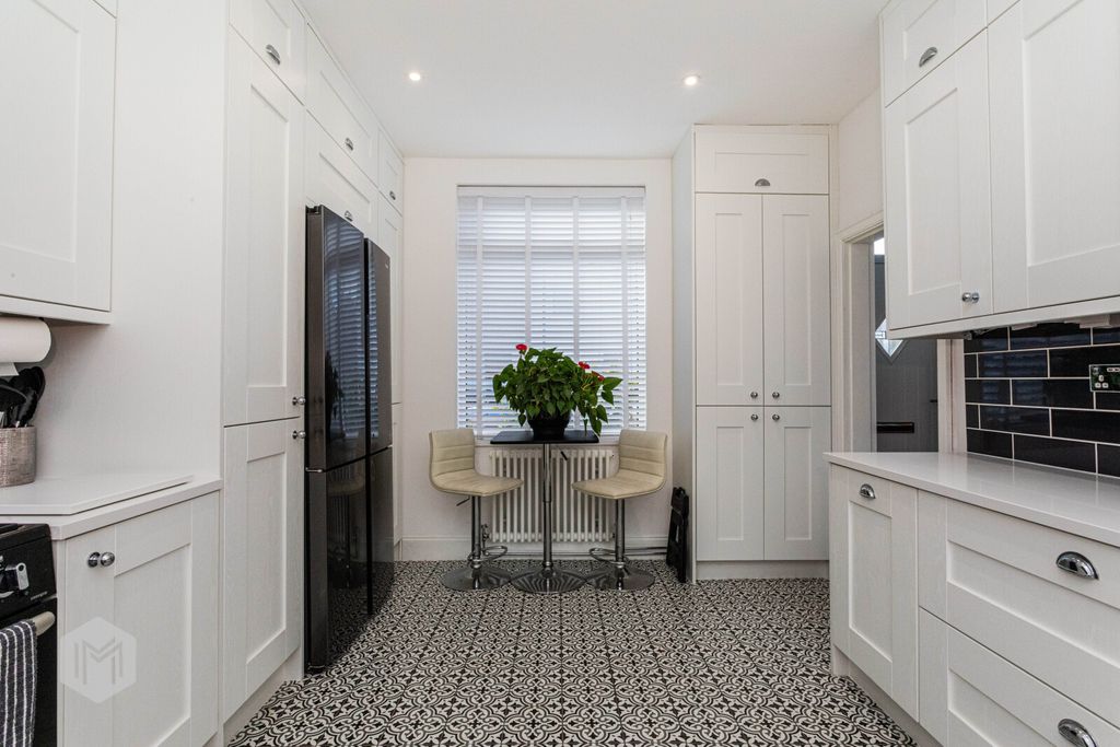 Property photo 3 of 33 Picture No. 09