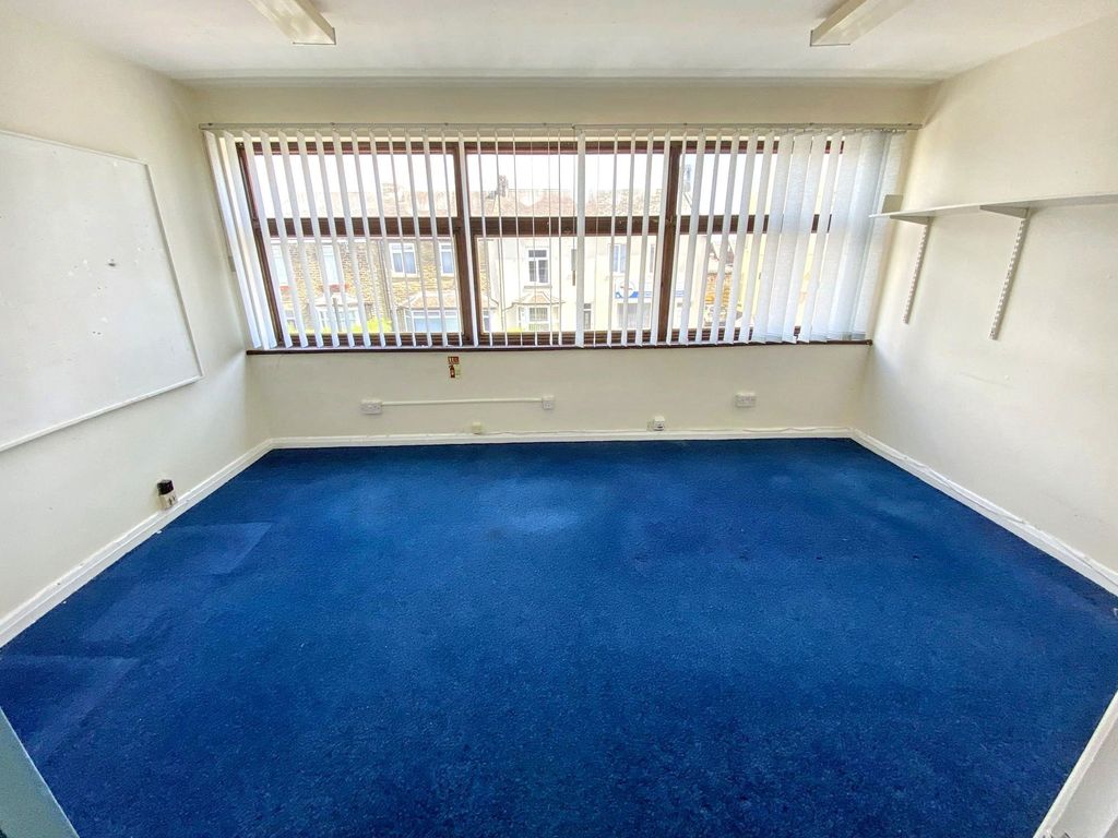 Property photo 2 of 4